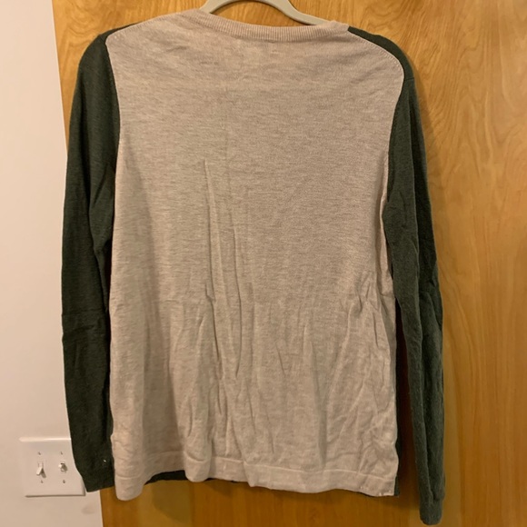 EUC Women’s Merino Wool sweater medium - Picture 3 of 3